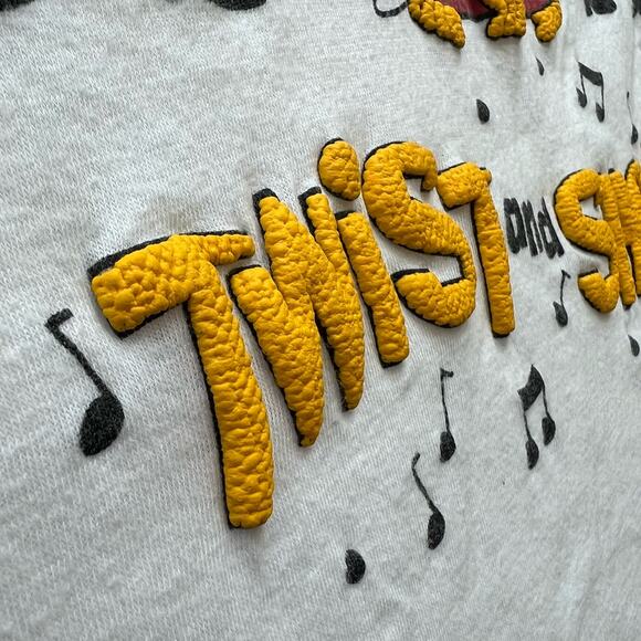 Vintage 80s The Beatles Twist and Shout Apple Band T Shirt Touch of Gold Single - Picture 2 of 10